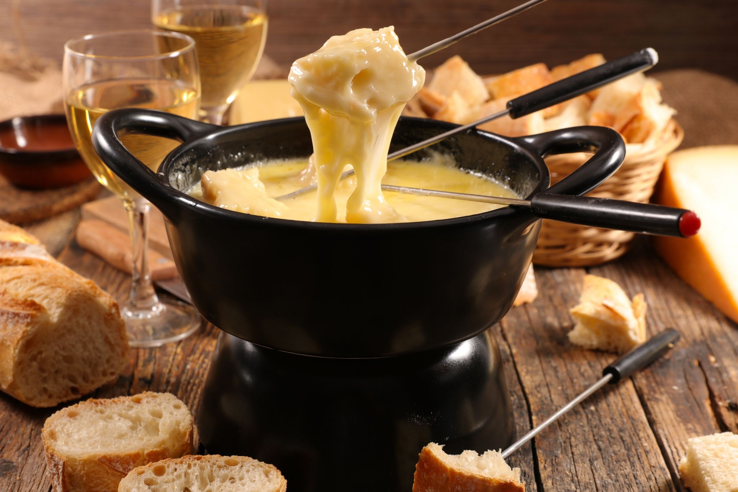 Fondue savoyarde : le guide du fromager pour réussir une fondue parfaite