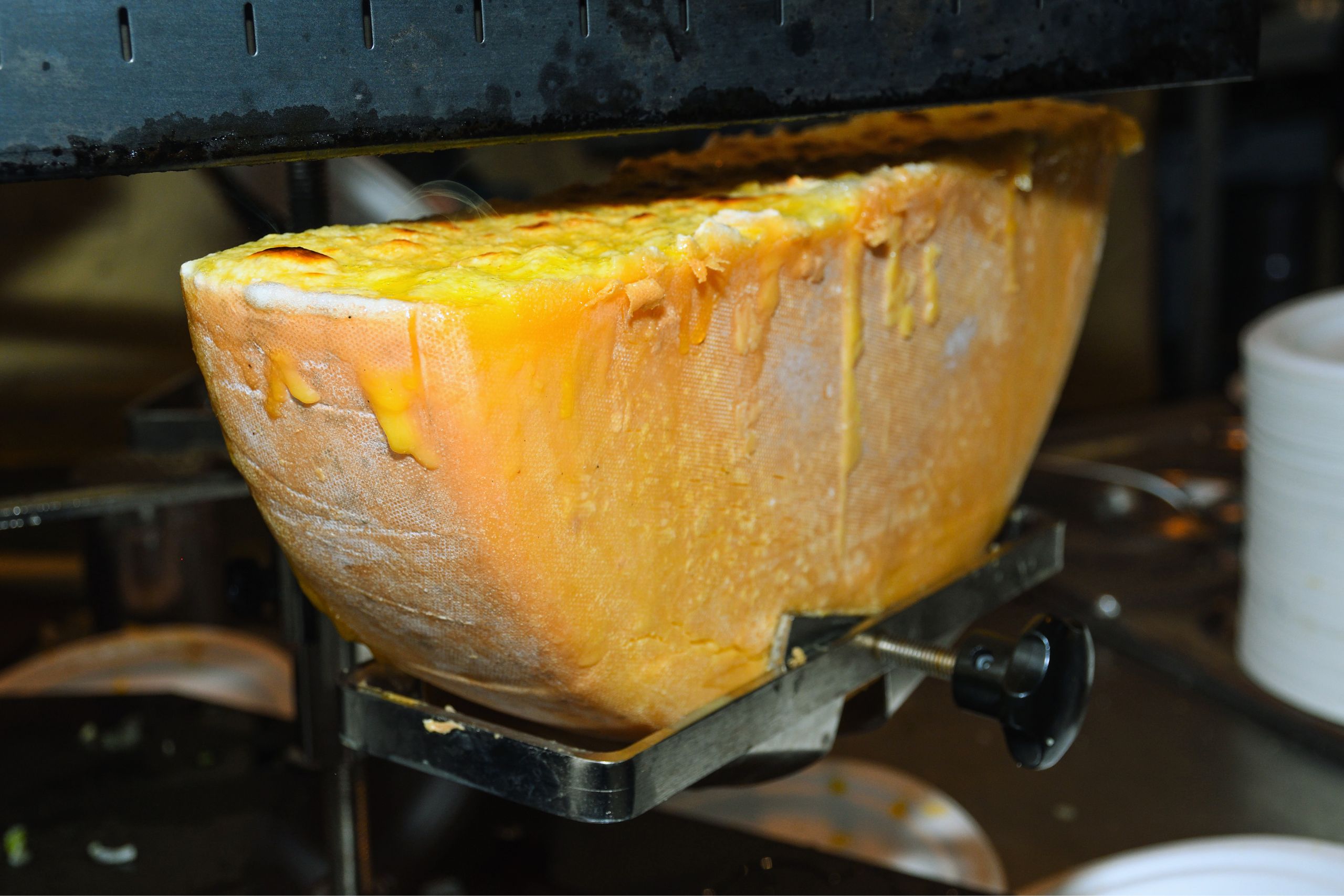 Raclette : le guide du fromager pour réussir une raclette parfaite