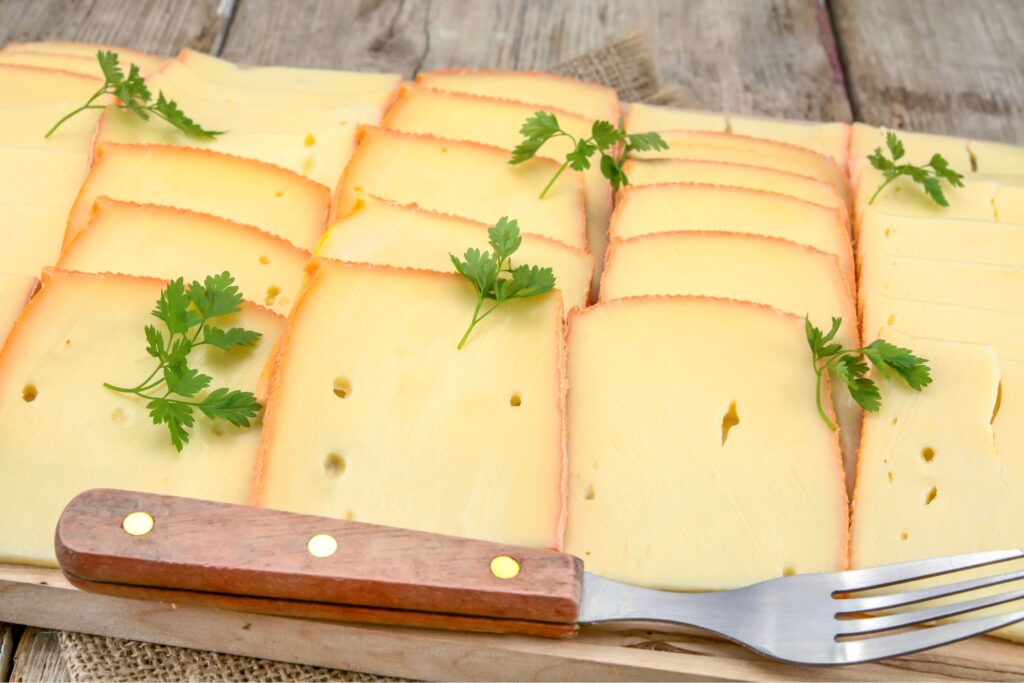 Fromage à raclette tranché